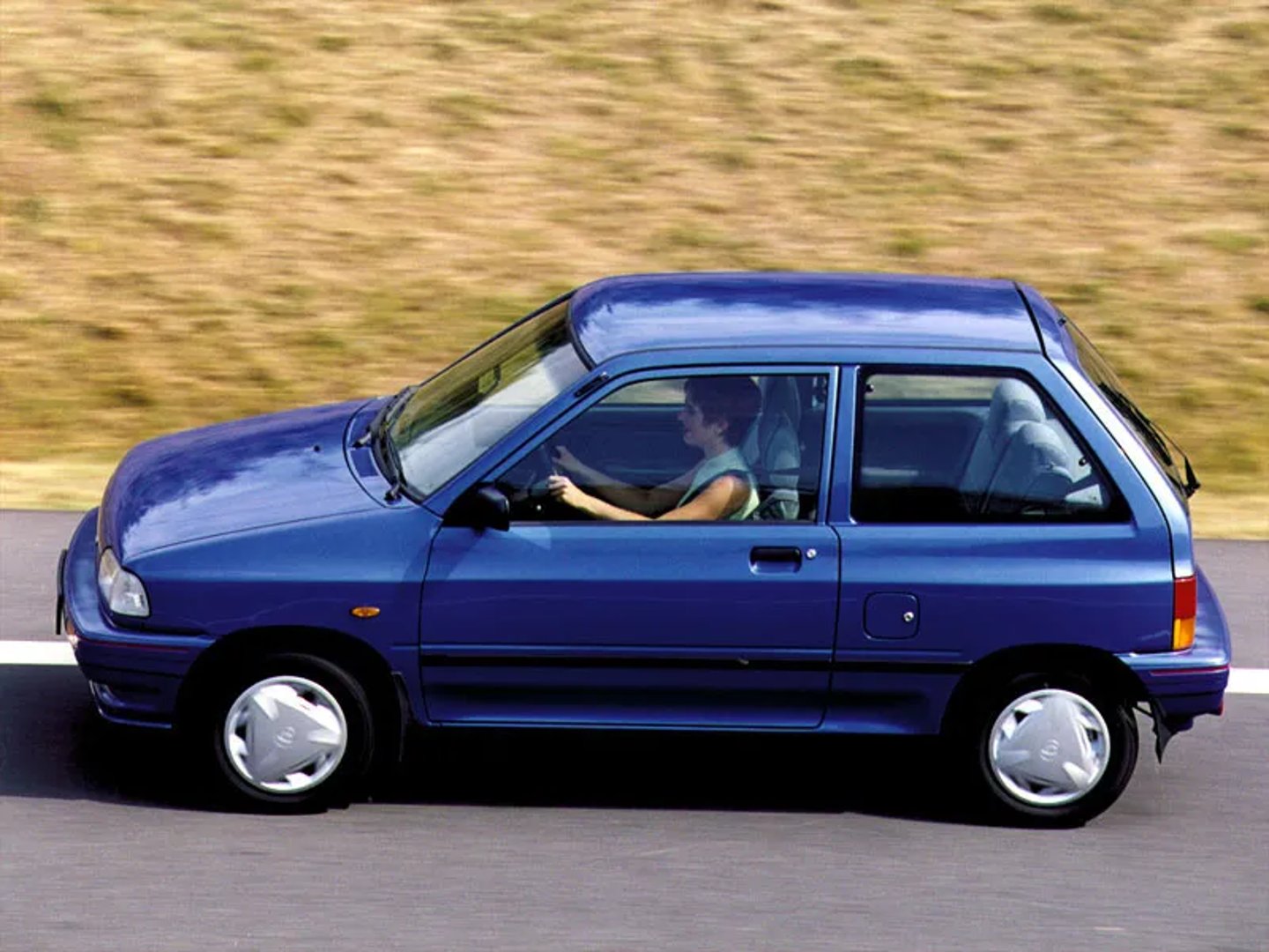 Kia_Pride_1_generation__Mini_3-doors__1.jpg