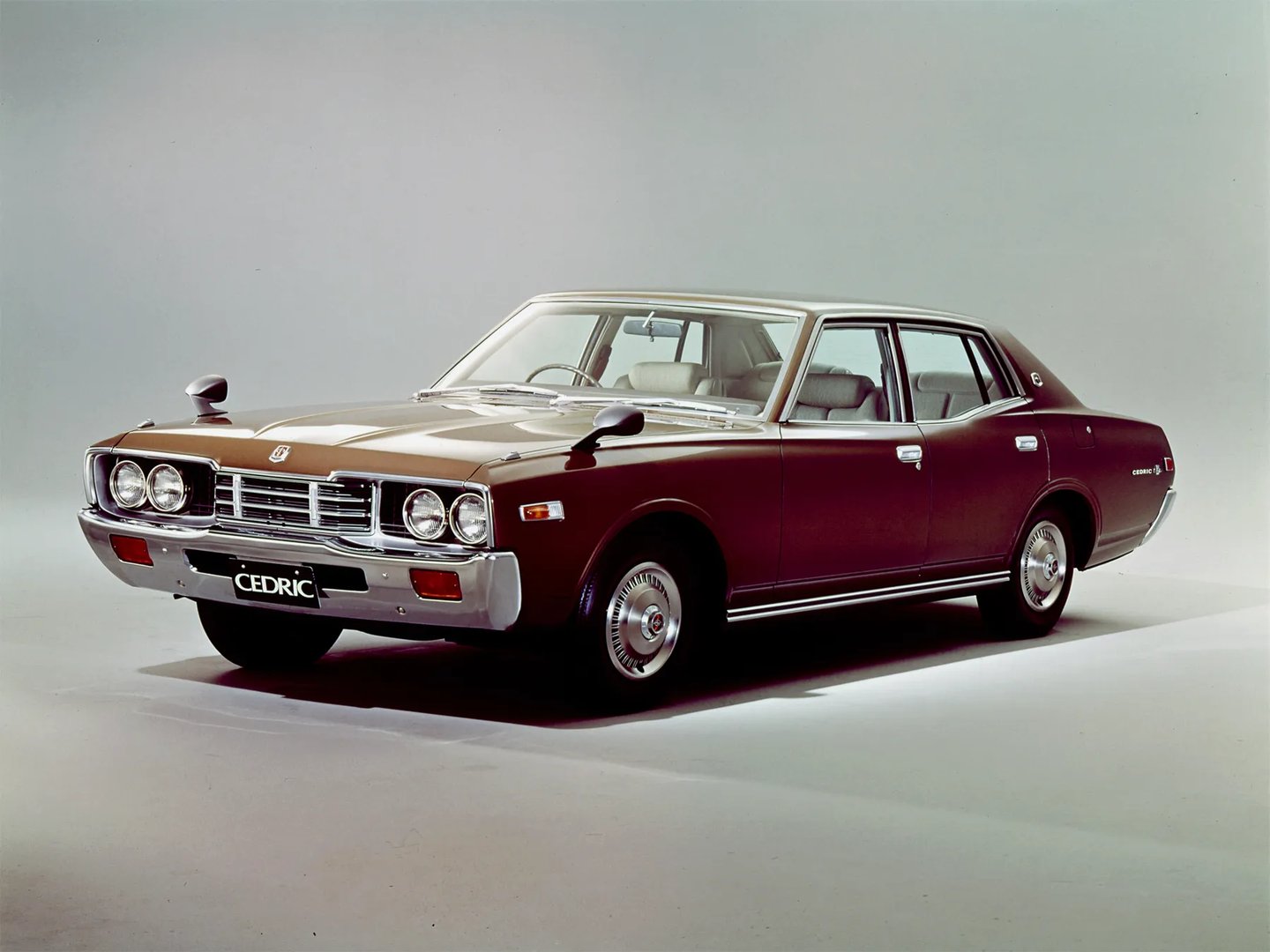 Nissan_Gloria_5_generation__Sedan__4.jpg