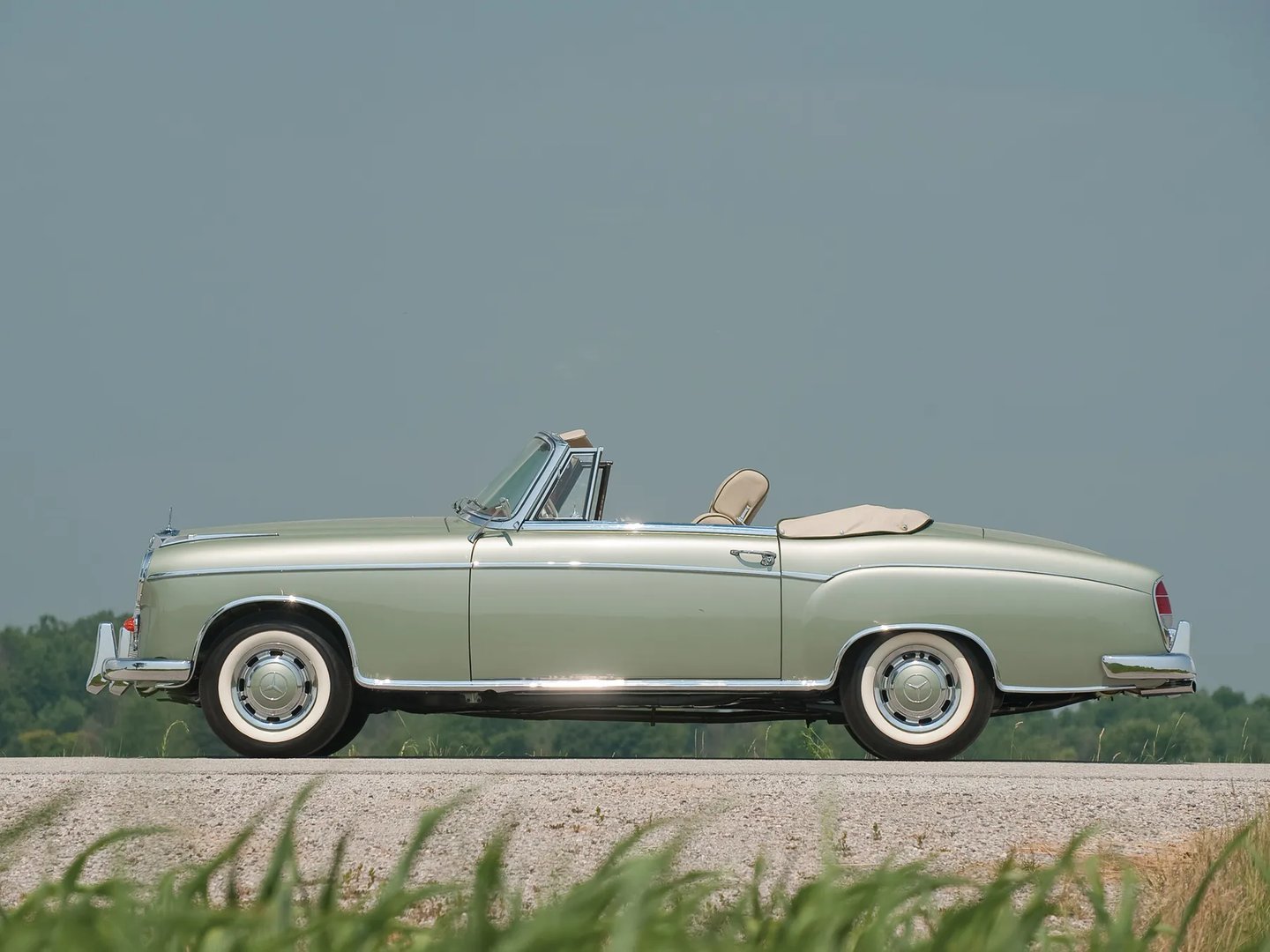 Mercedes_W128_1_generation__Cabrio__2.jpg