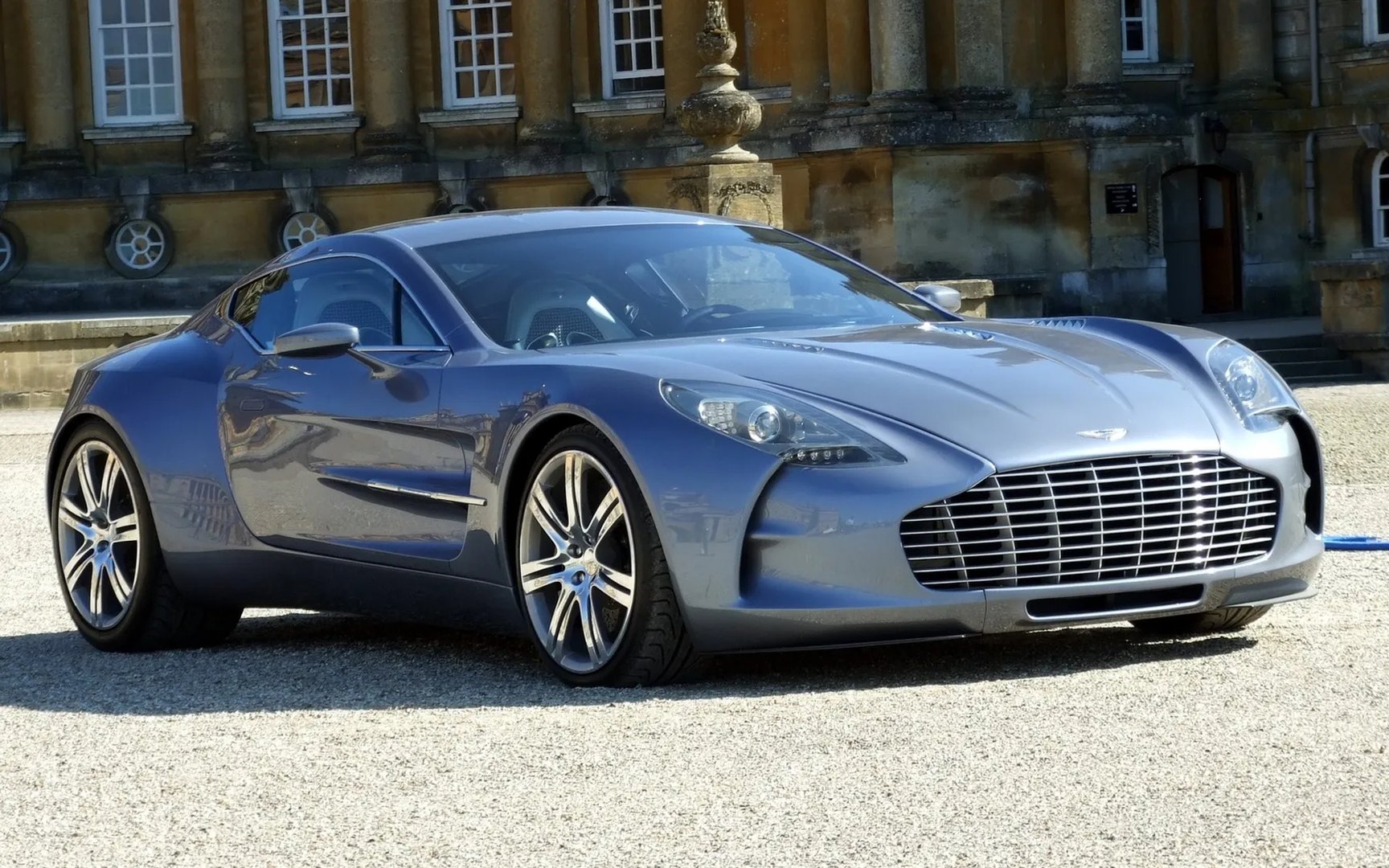 Aston Martin_One-77_1_generation__Coupe__10.jpg