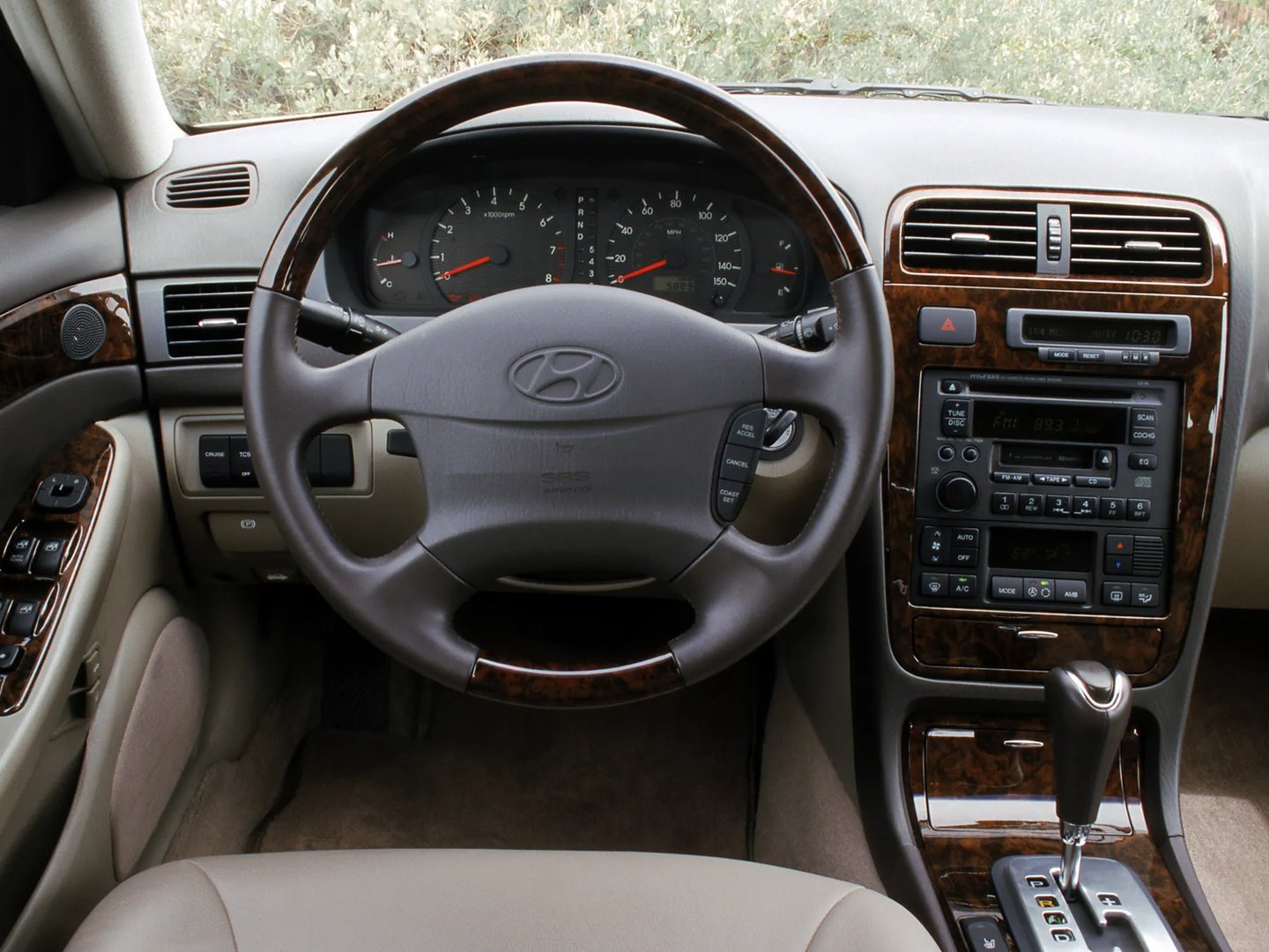 Hyundai_XG_1_generation__Sedan__10.jpg