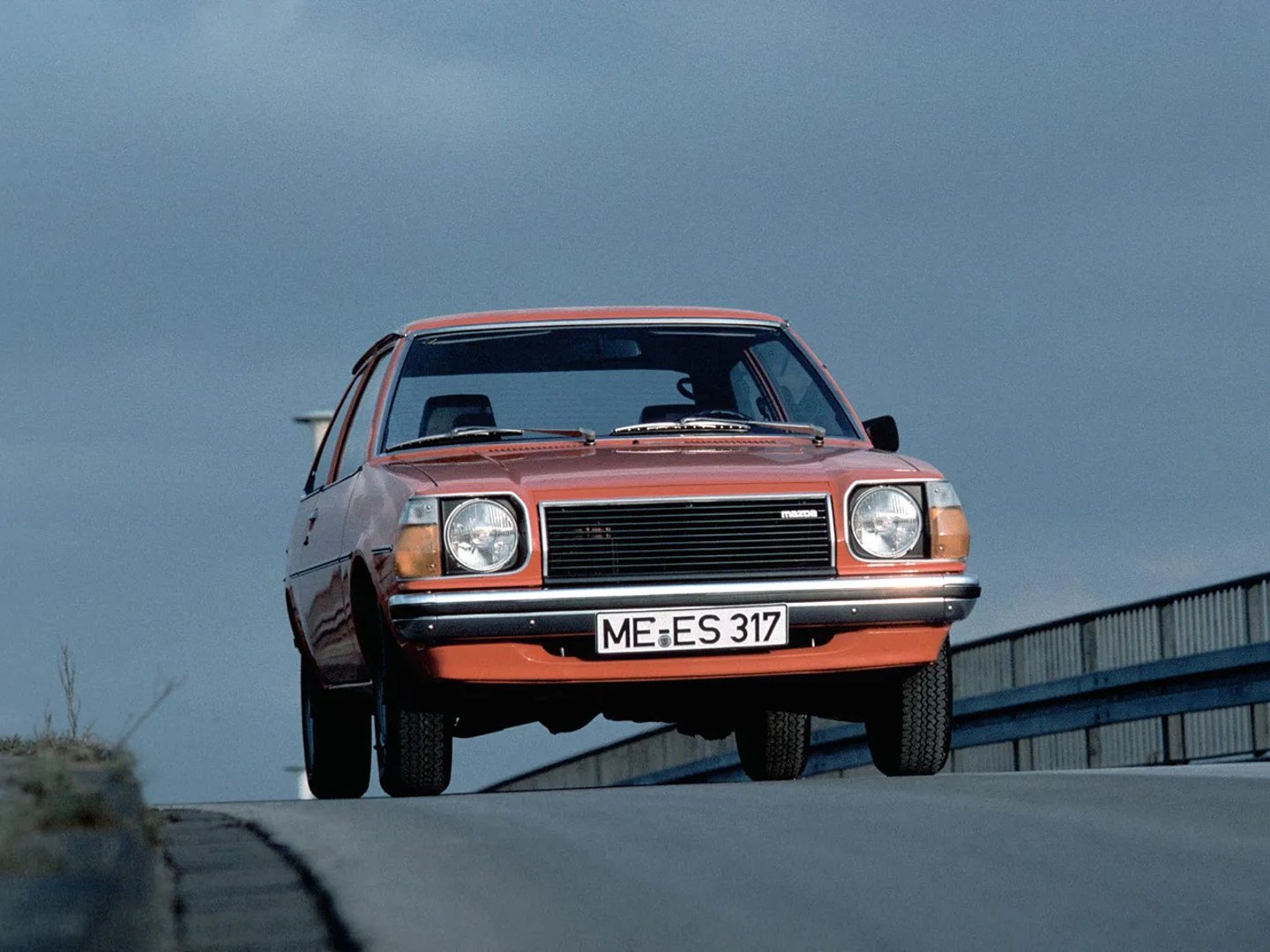 Mazda_323_Lantis_1_generation__Hatchback_3-door__1.jpg