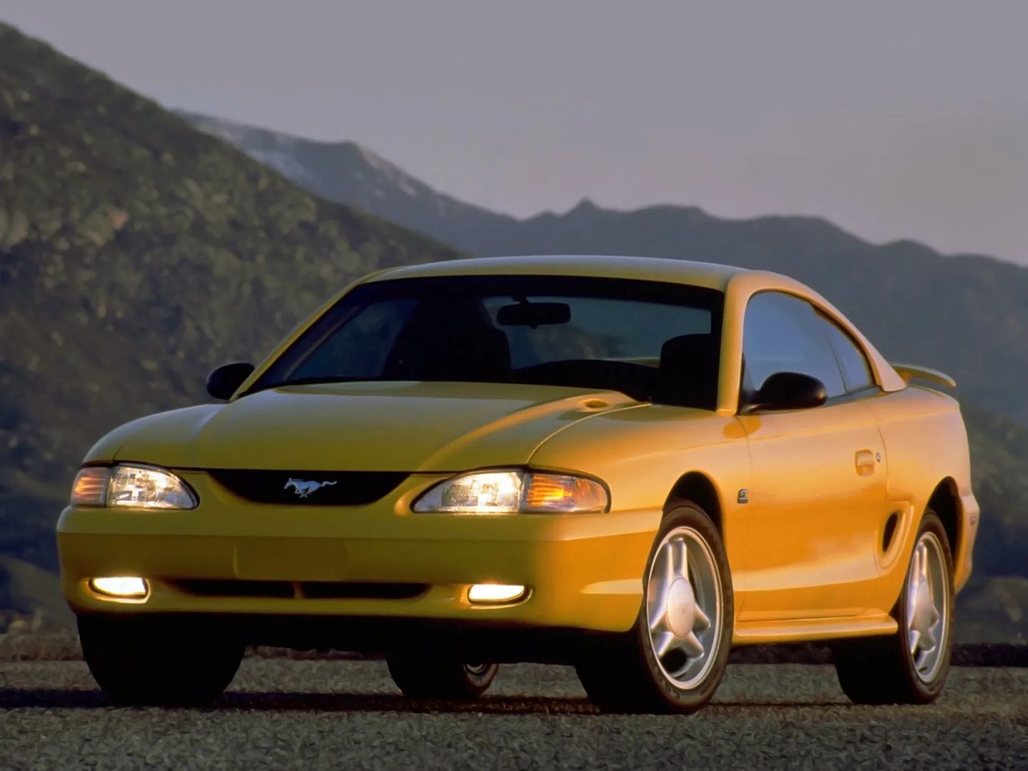 Ford_Mustang_4_generation__Coupe__1.jpg