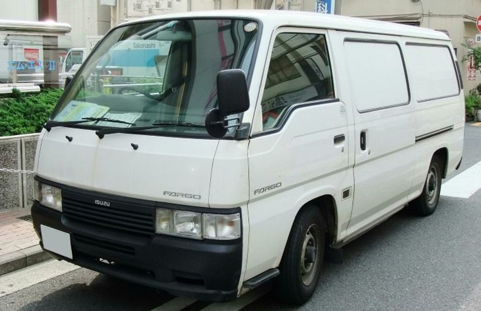 isuzu_Fargo_2_generation__Minivan__2.jpg