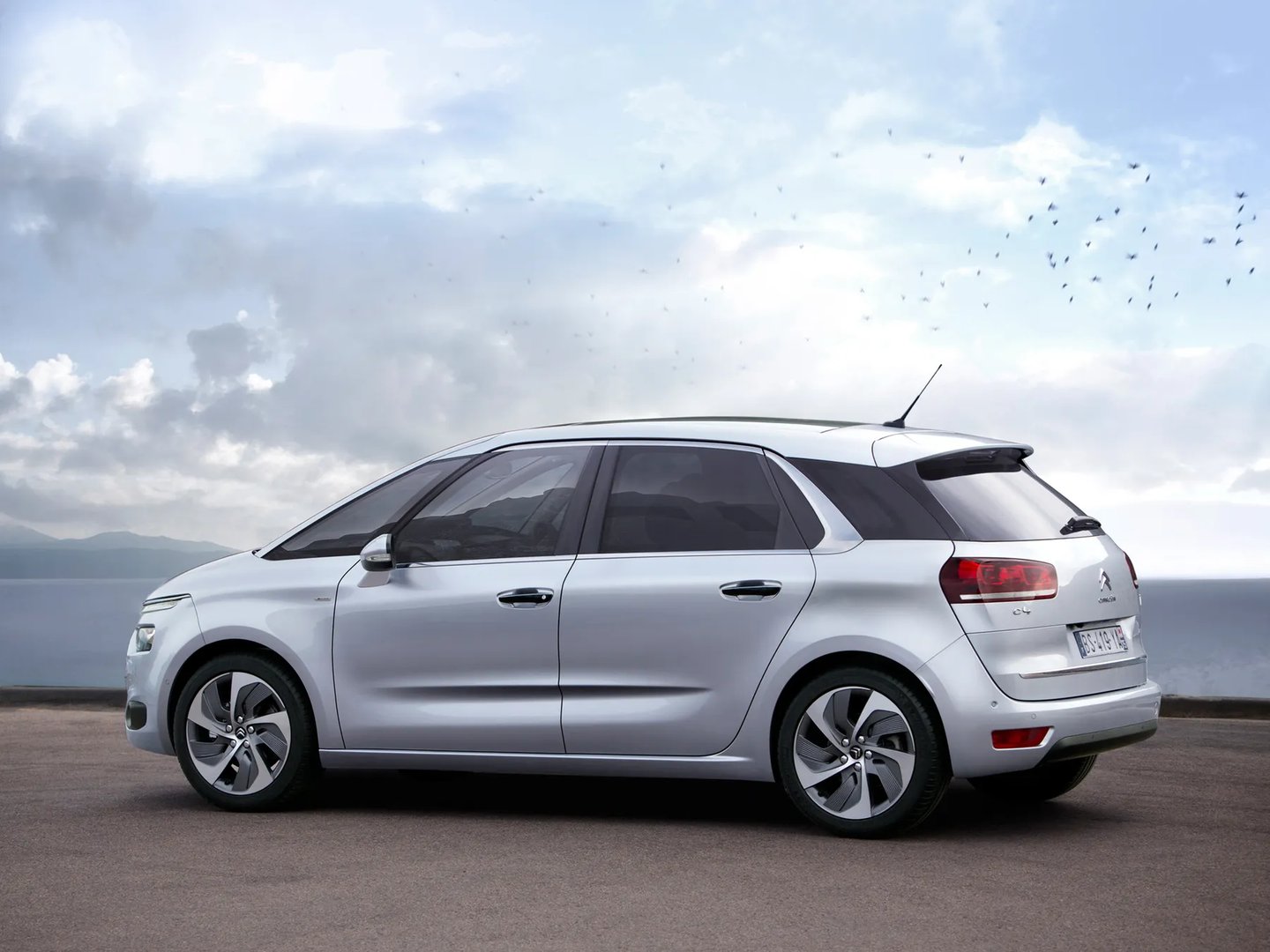 Citroen_C4_Picasso_2_generation__Compact_Van__10.jpg