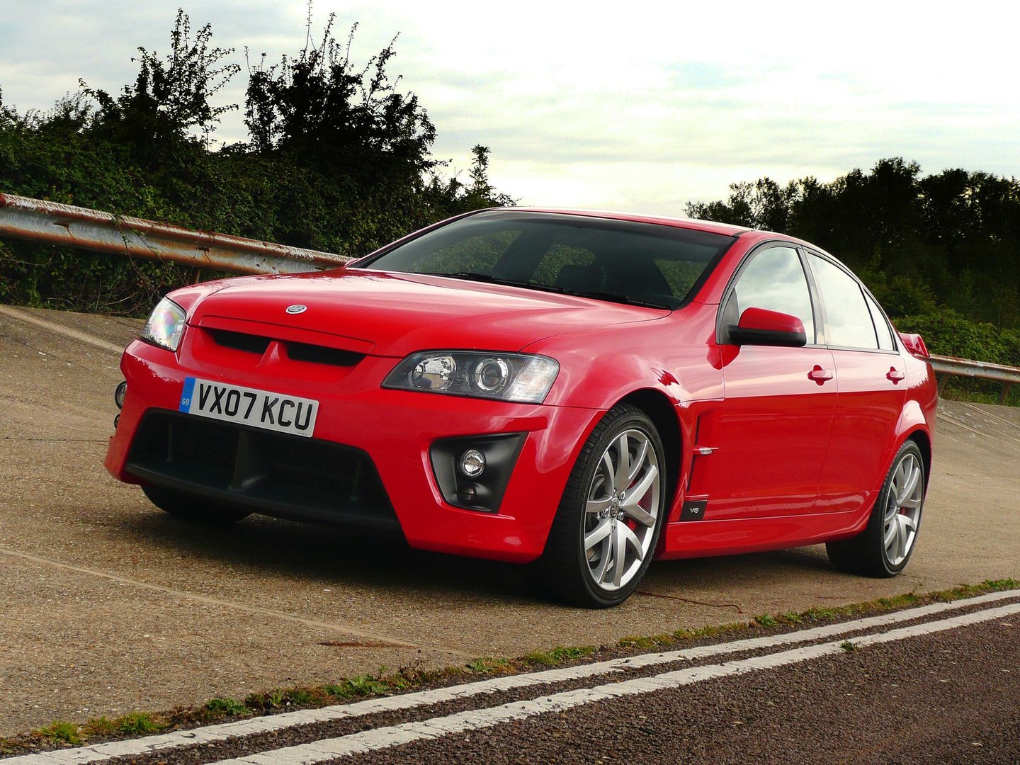 vauxhall_VXR8_1_generation__Sedan__1.jpg