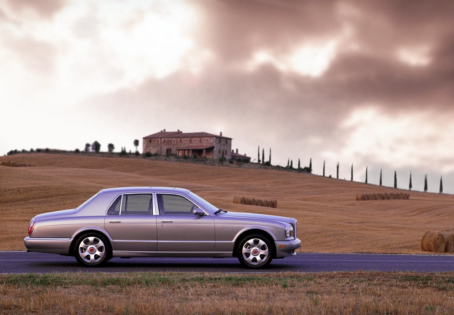 Bentley_Arnage_1_generation__Sedan__11.jpg