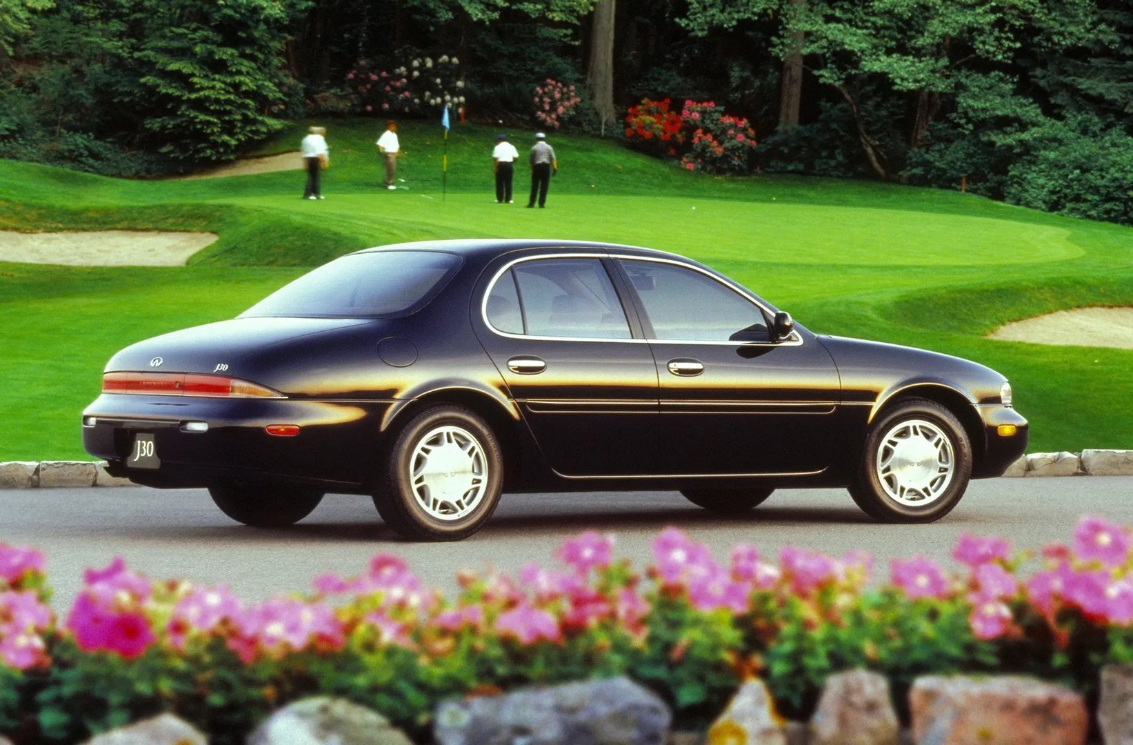 Infiniti_J_1_generation__Sedan__1.jpg