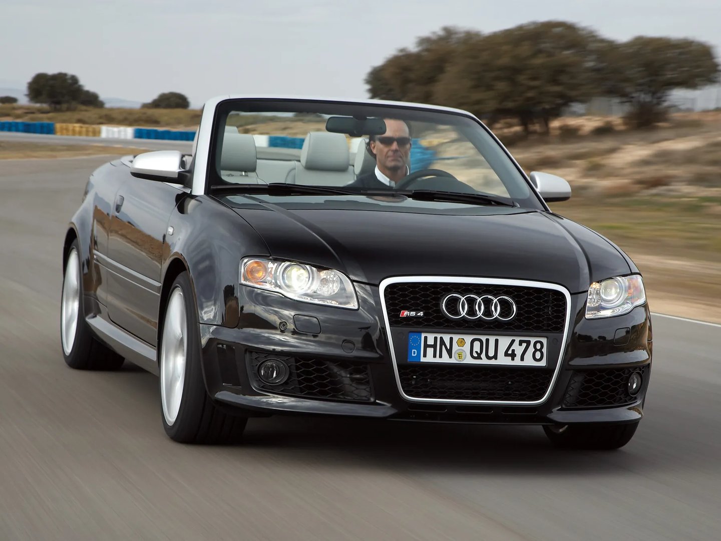 Audi_RS4_2_generation__Cabrio__11.jpg