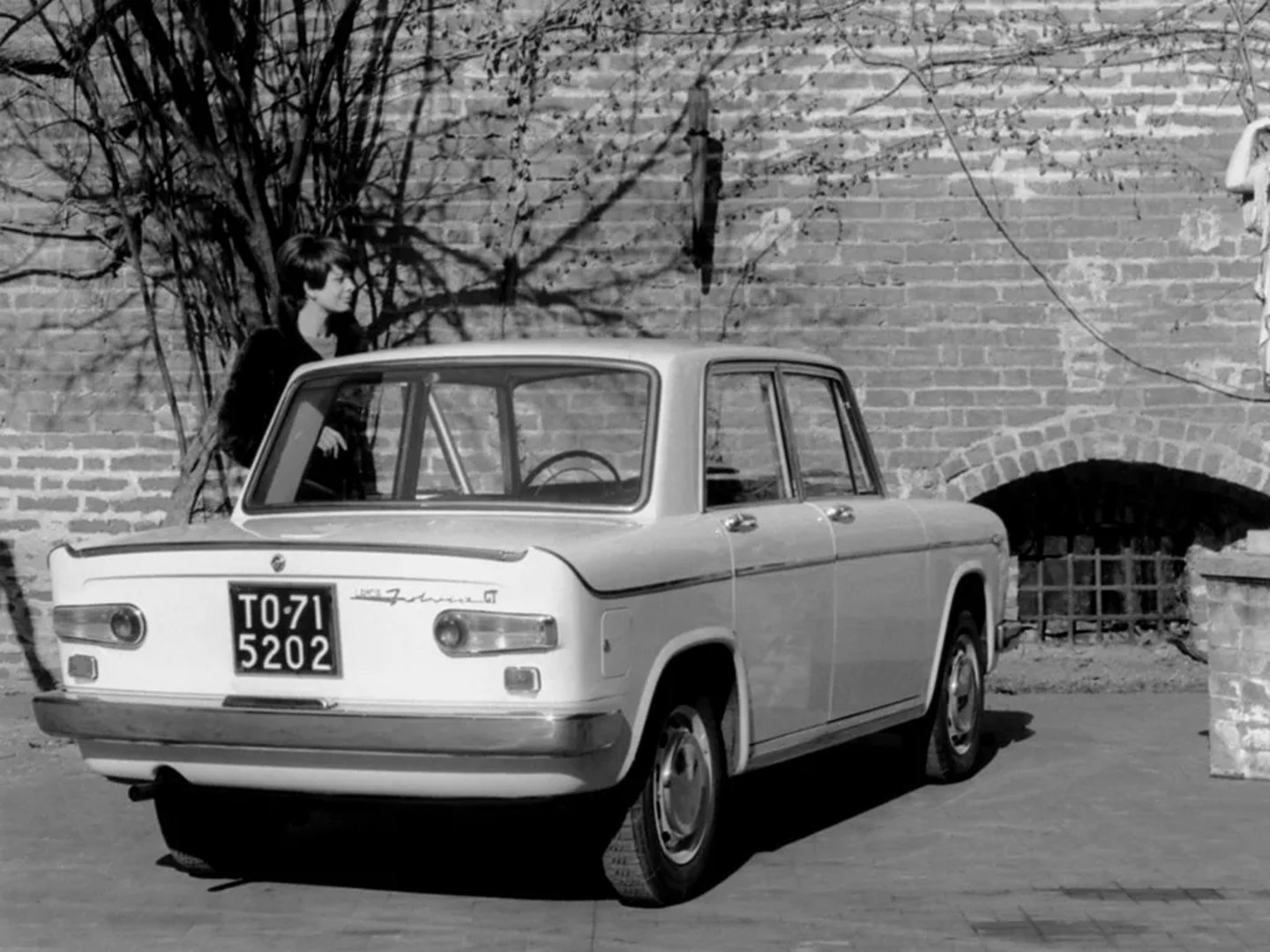 Lancia_Fulvia_1_generation__Sedan__8.jpg
