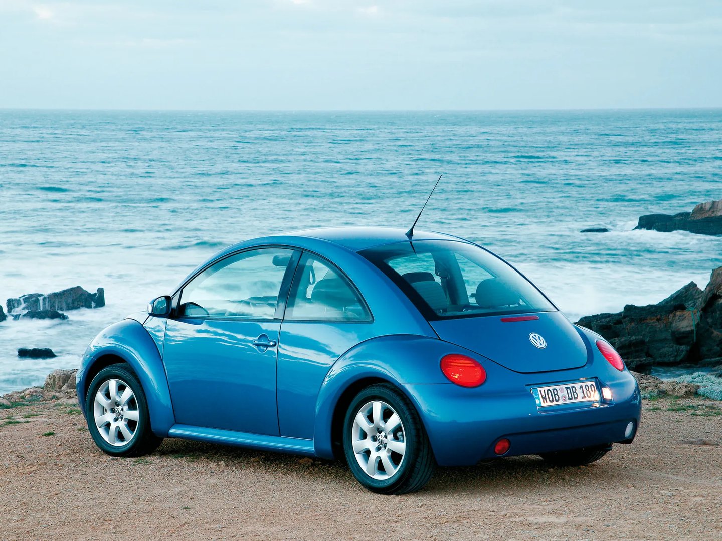 Volkswagen_Beetle_1_generation__Hatchback_3-door__8.jpg