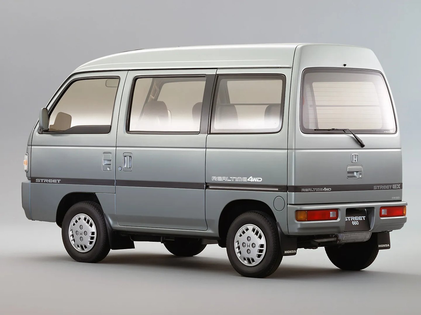 Honda_Street_2_generation__Microvan__4.jpg