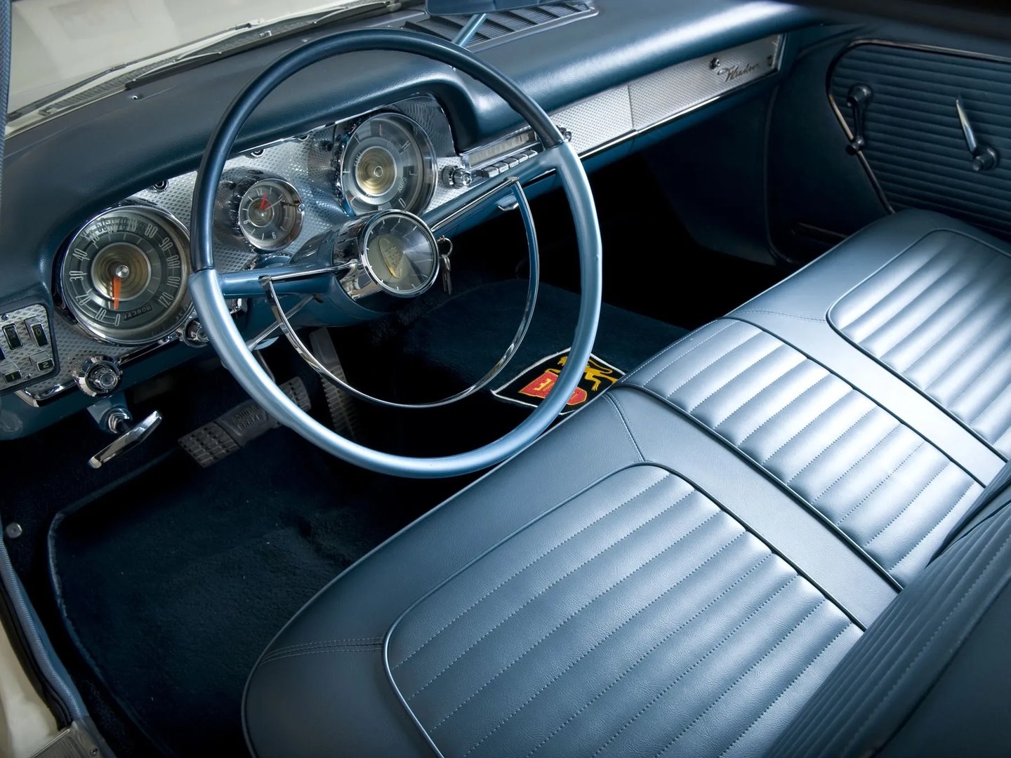 Chrysler_Windsor_7_generation__Coupe_Hardtop__8.jpg