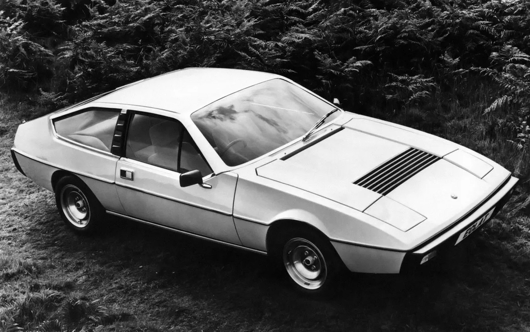 Lotus_Eclat_1_generation__Coupe__12.jpg