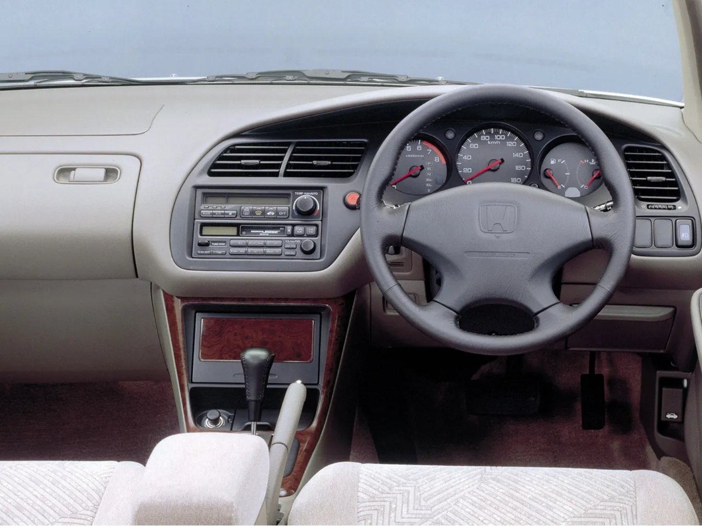 Honda_Accord_6_generation__Estate_5-door__6.jpg