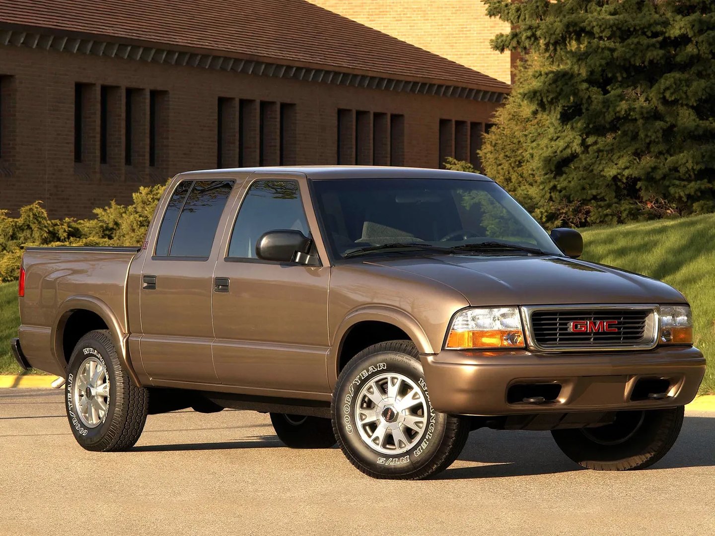 GMC_Sonoma_2_generation__Pickup_double-cab__5.jpg