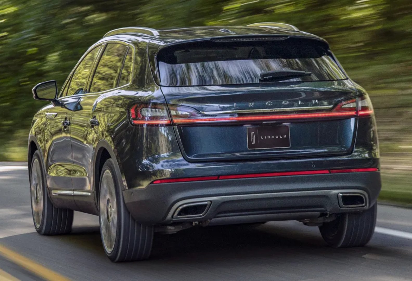 Lincoln_Nautilus_1_generation_restyling_1__SUV_5-doors__6.jpg