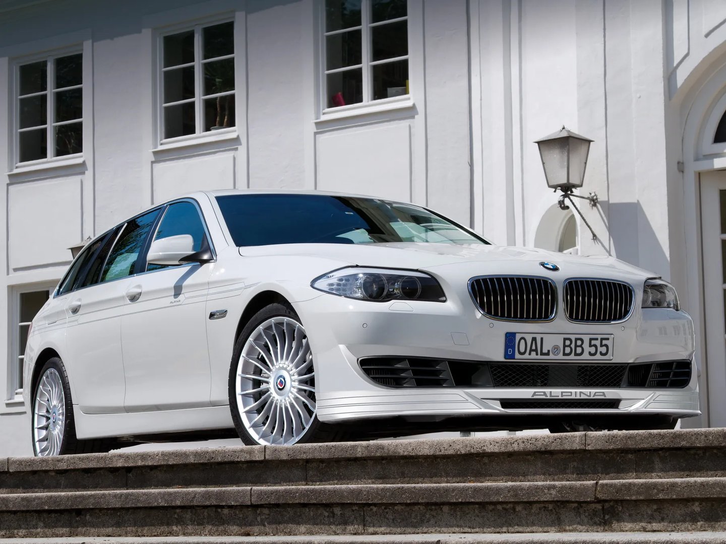 —  Estate 5-door