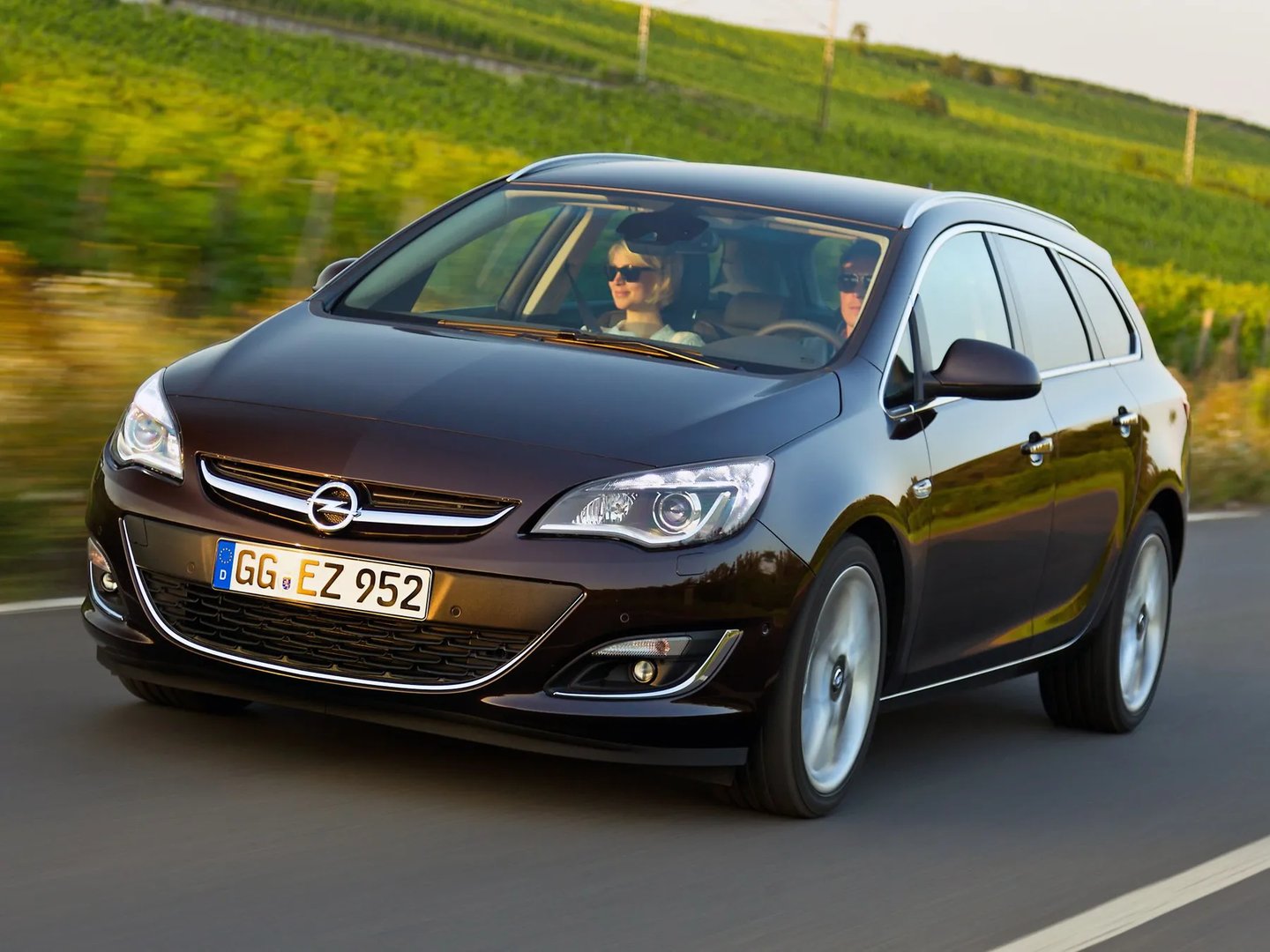Opel_Astra_4_generation_restyling__Estate_5-door__5.jpg