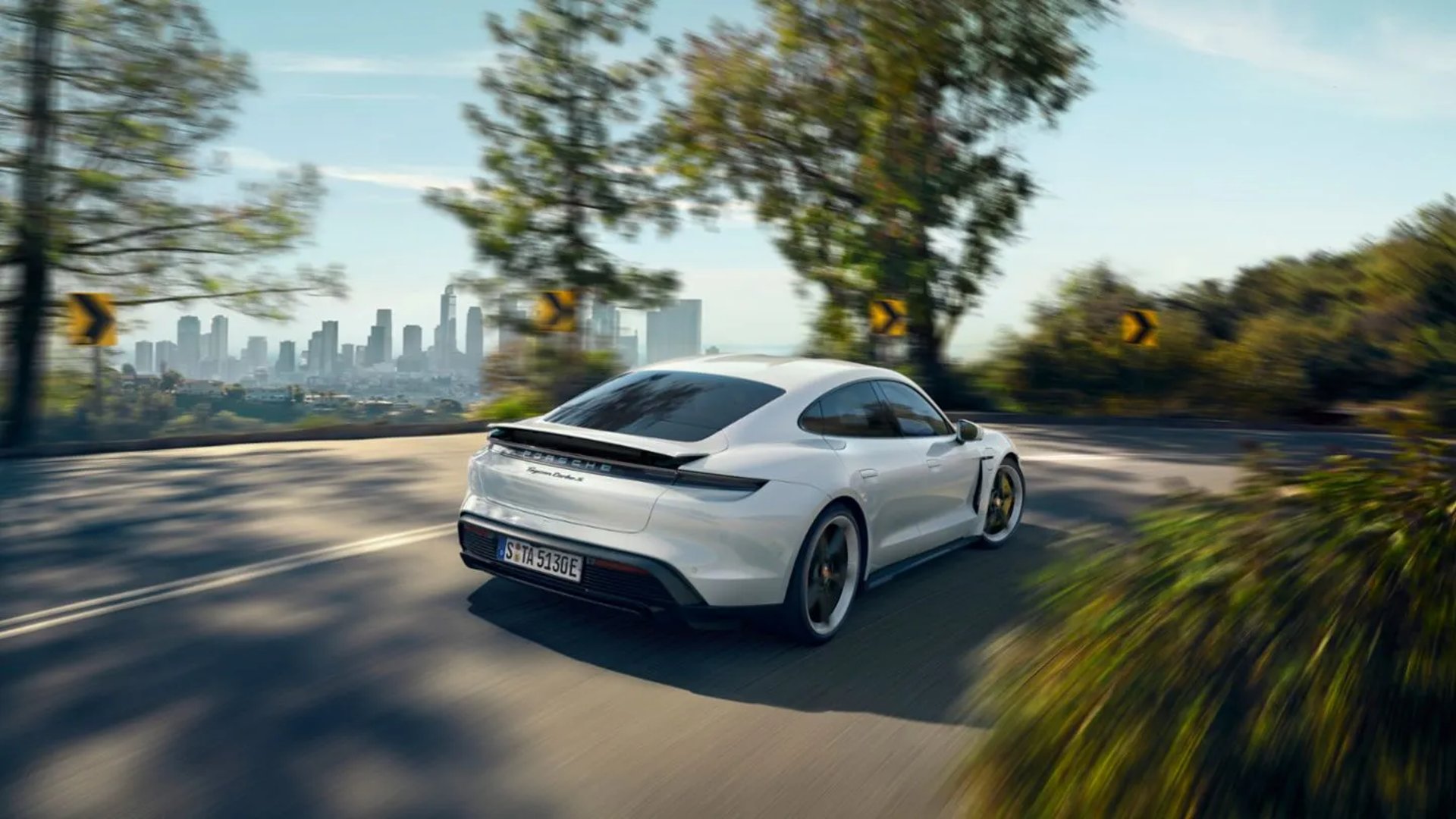 Porsche_Taycan_1_generation__Sedan__9.jpg