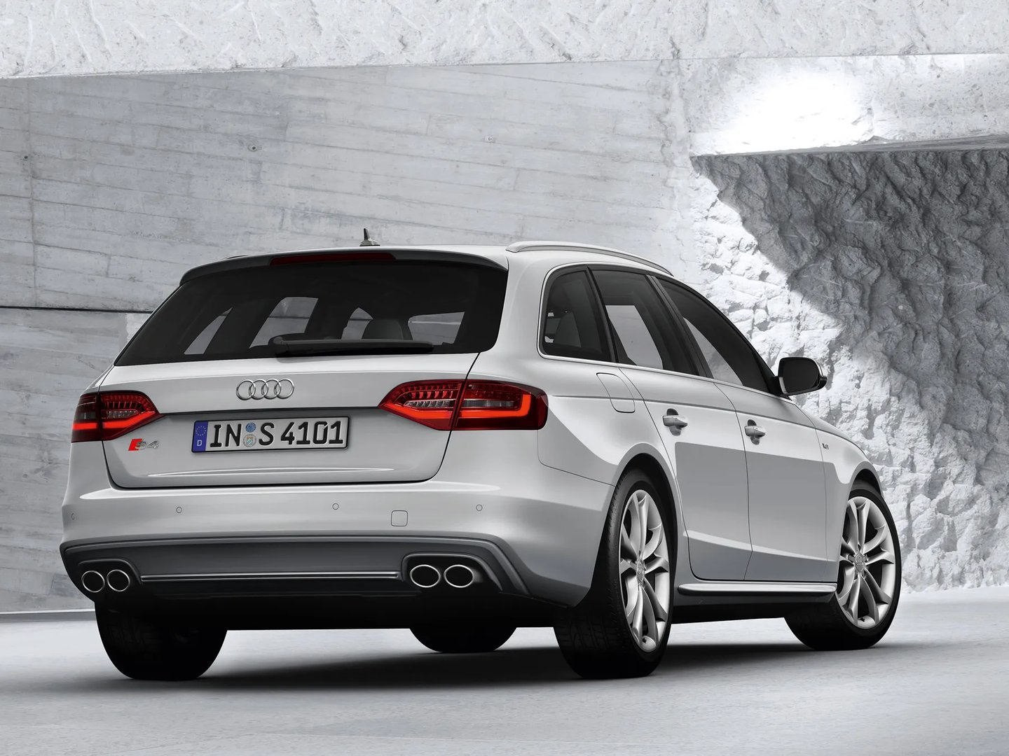 Audi_S4_4_generation_restyling__Estate_5-door__6.jpg