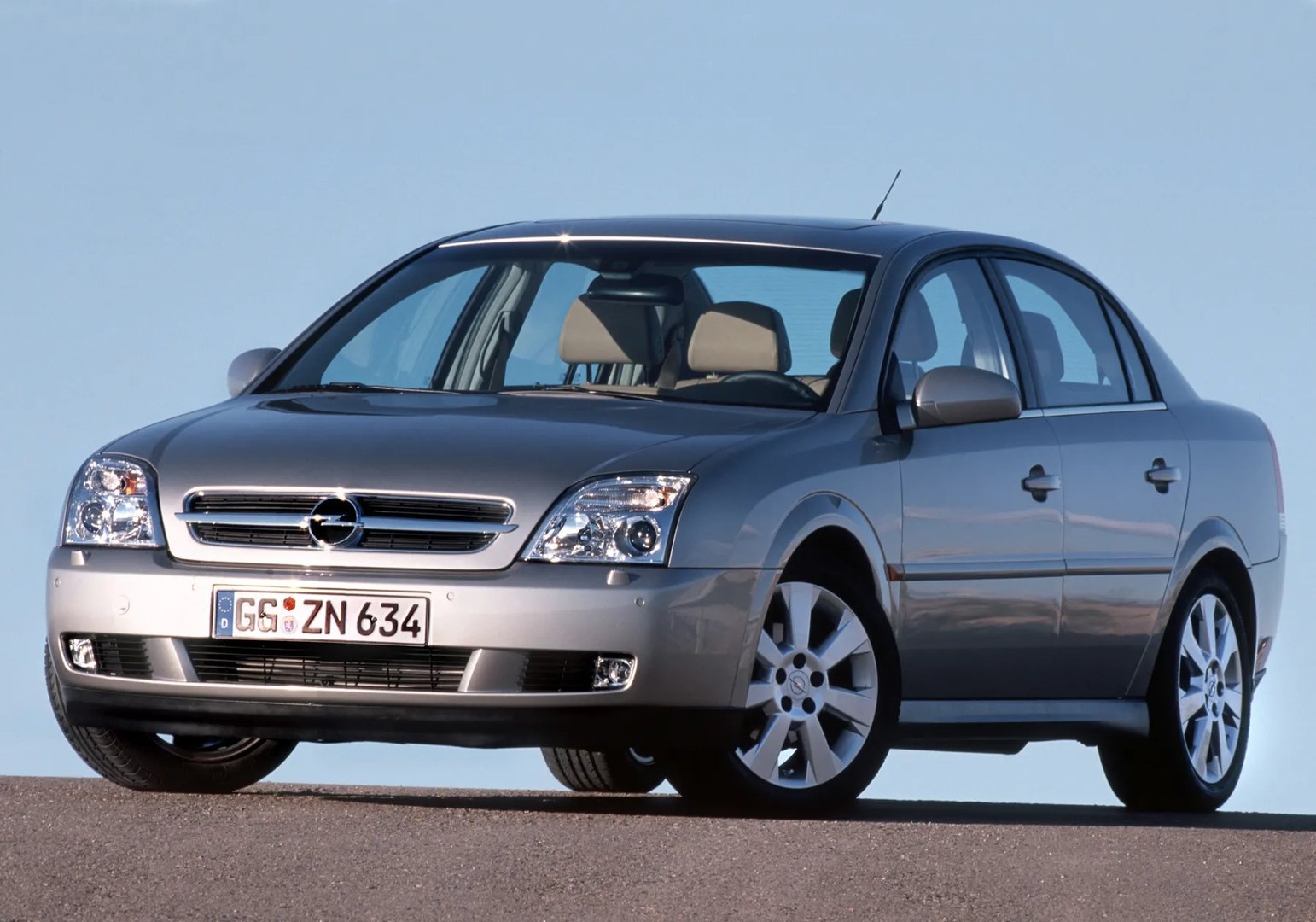 Opel_Vectra_3_generation__Sedan__3.jpg
