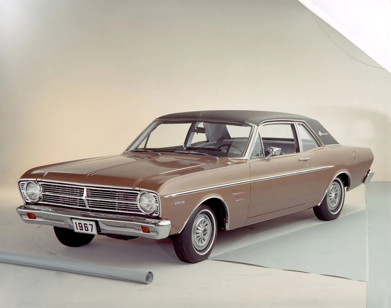 Ford_Falcon_3_generation__Coupe__1.jpg