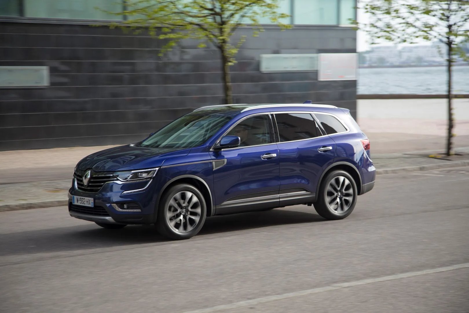 Renault_Koleos_2_generation__SUV_5-doors__3.jpg
