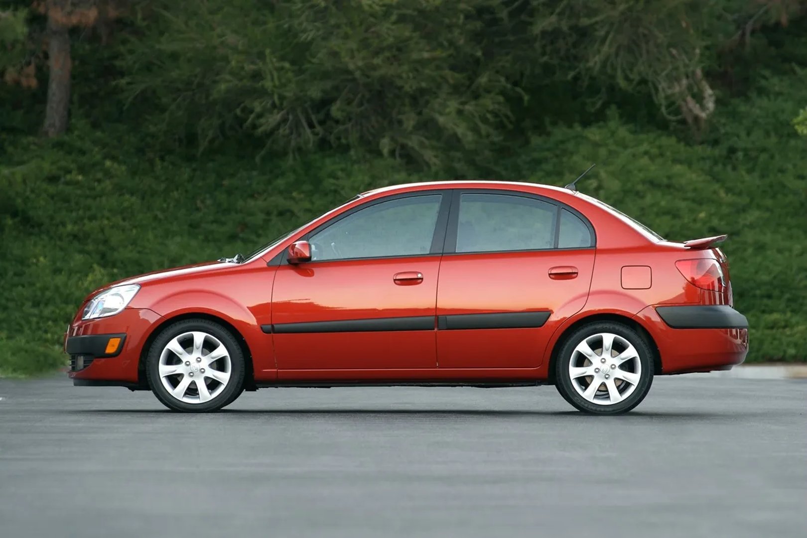 Kia_Rio_2_generation__Sedan__6.jpg