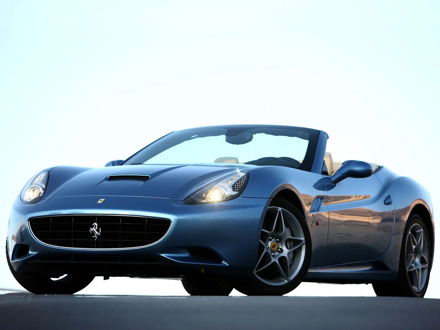 Ferrari_California_1_generation__Cabrio__10.jpg