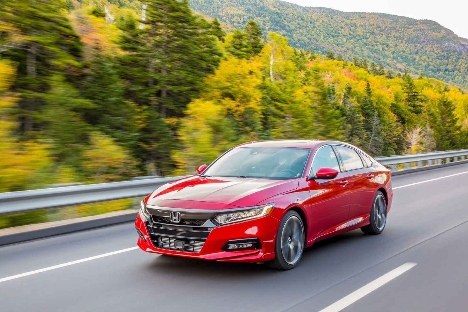 Honda_Accord_(USA)_10_generation__Sedan__12.jpg