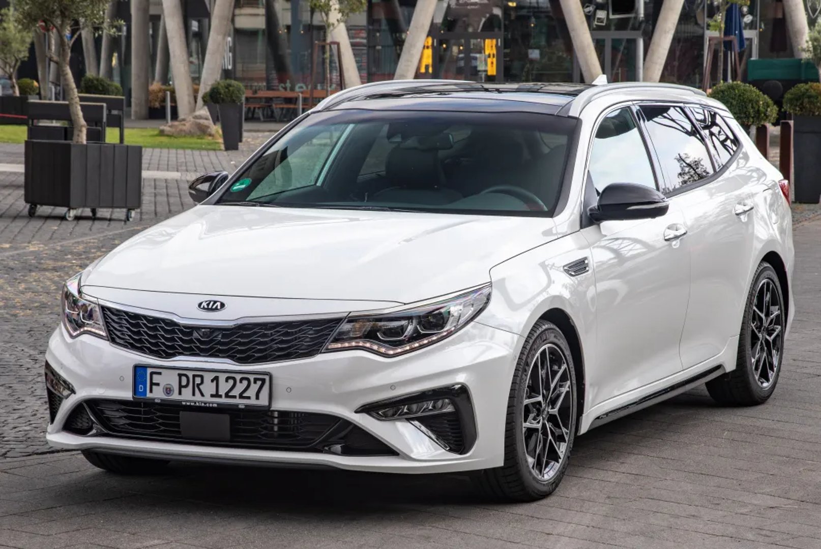 4 generation, restyling 