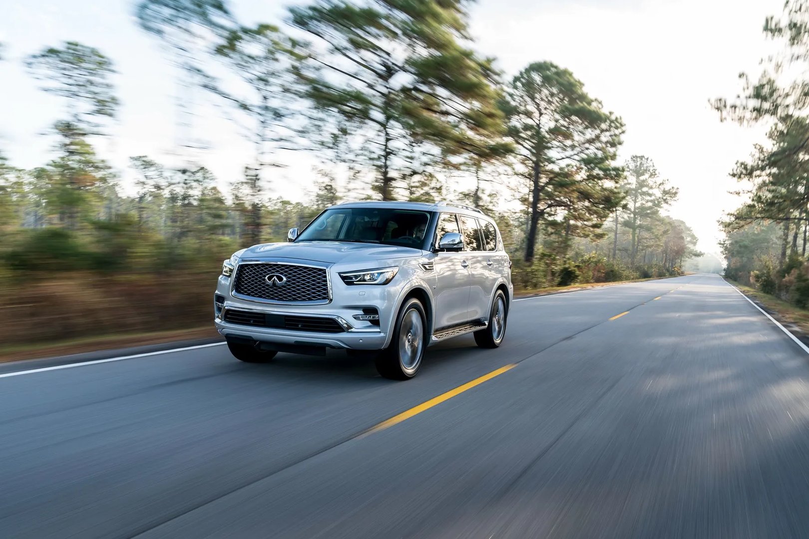 Infiniti_QX80_1_generation_restyling_2__SUV_5-doors__11.jpg