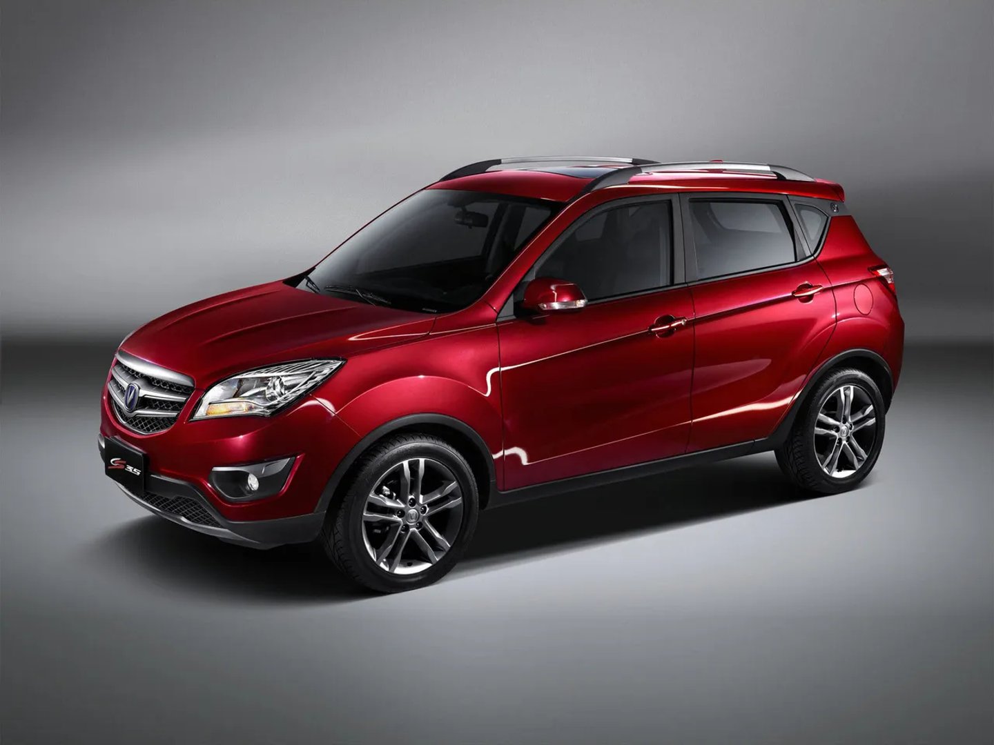 Changan_CS35_1_generation__SUV_5-doors__4.jpg