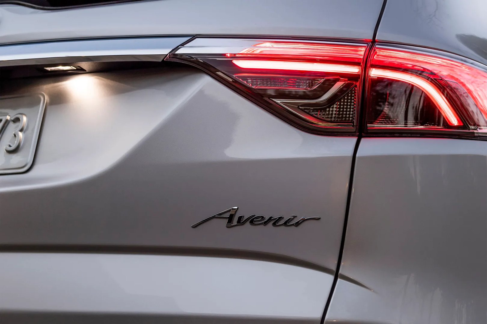 Buick_Enclave_2_generation_restyling_1__SUV_5-doors__12.jpg