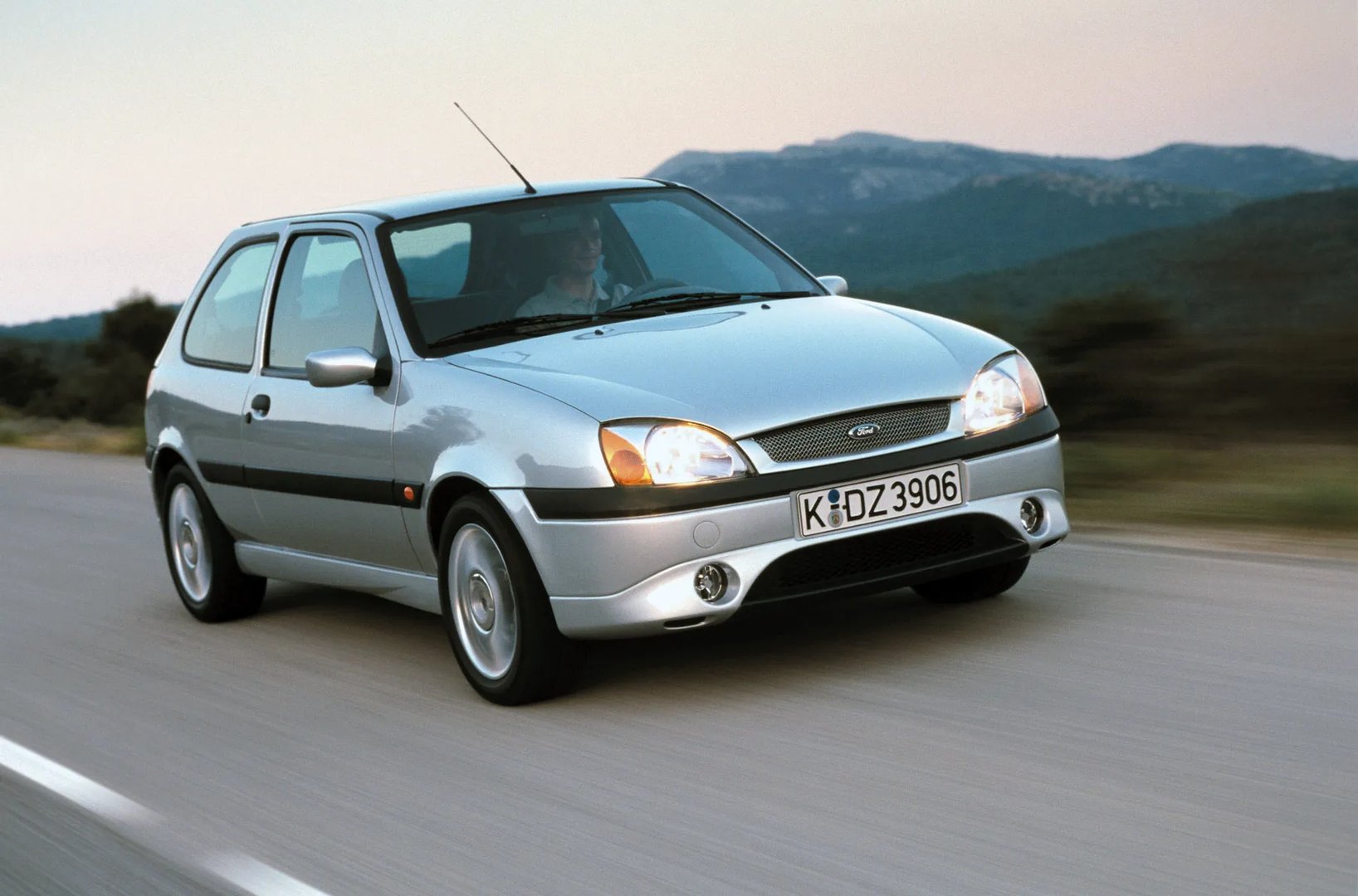 Ford_Fiesta_4_generation_restyling__Mini_3-doors__4.jpg