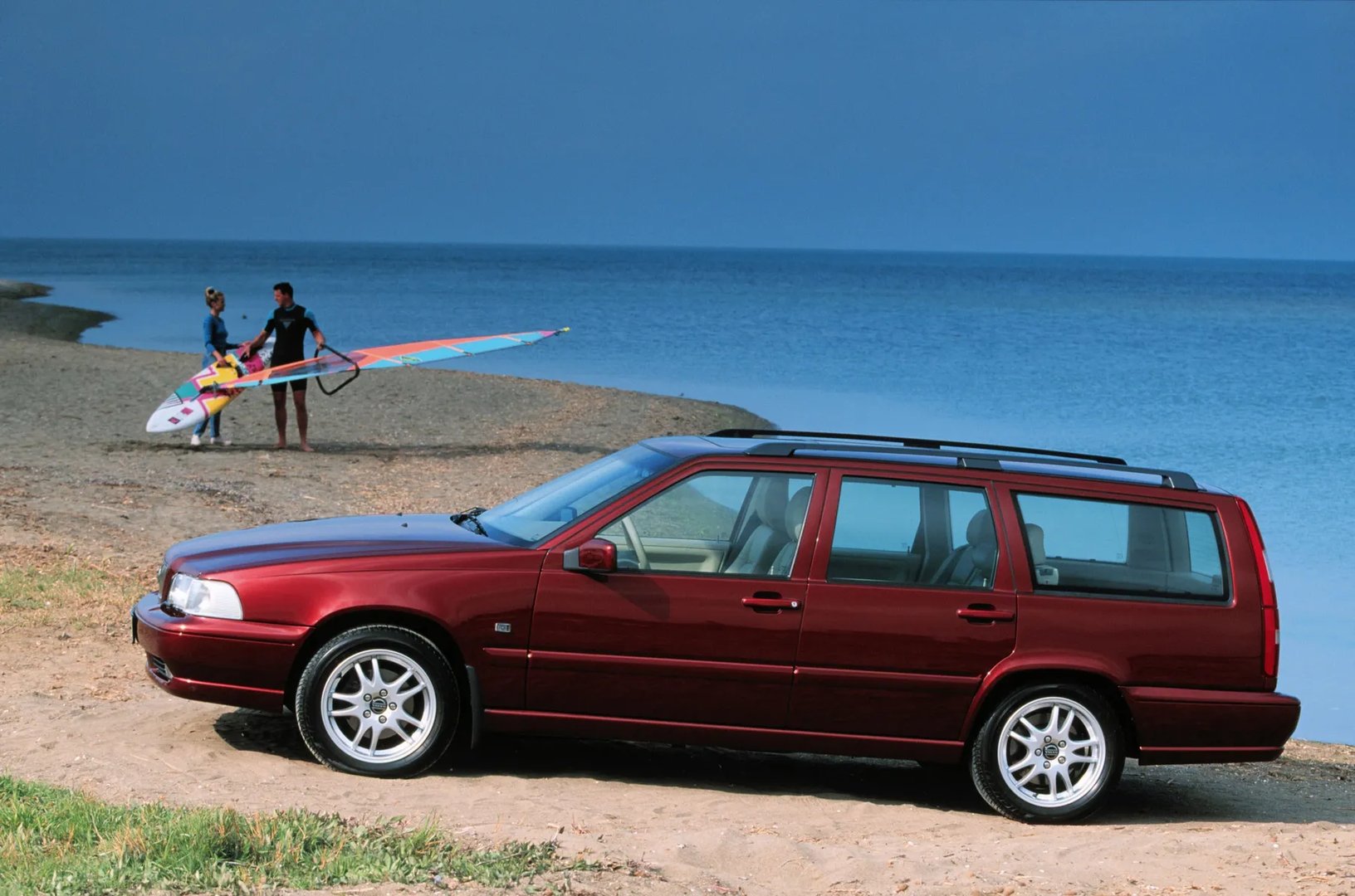 Volvo_V70_1_generation__Estate_5-door__9.jpg