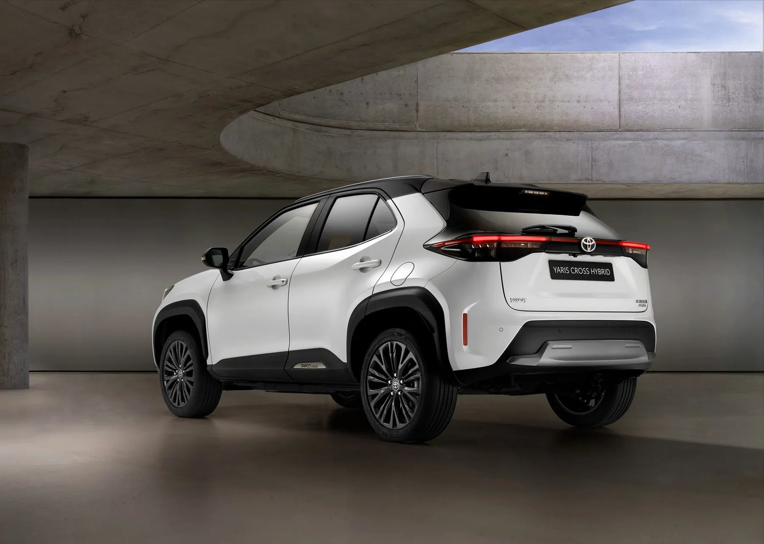 Toyota_Yaris_Cross_1_generation__SUV_5-doors__2.jpg