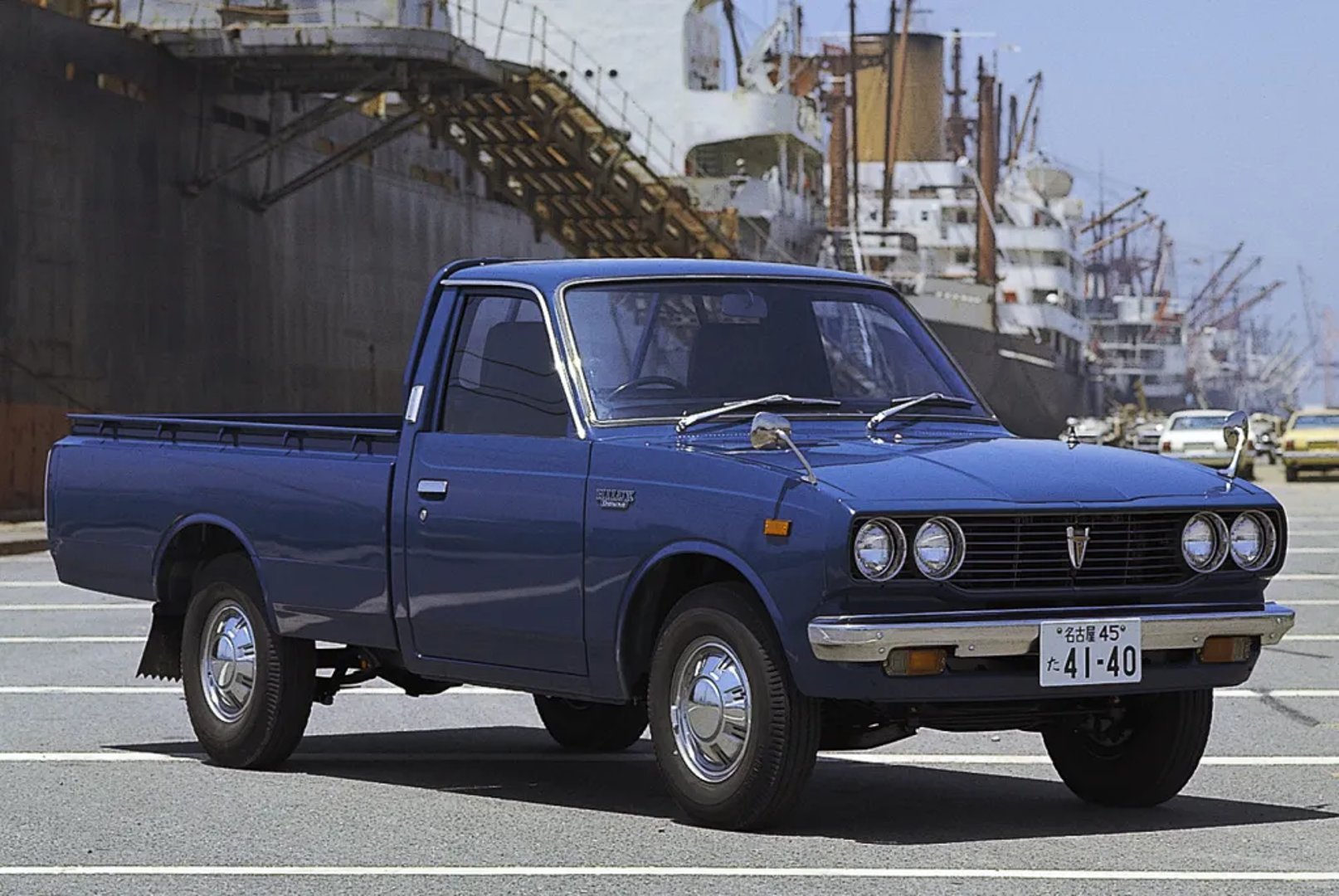 Toyota_Hilux_2_generation__Pickup_single-cab__2.jpg