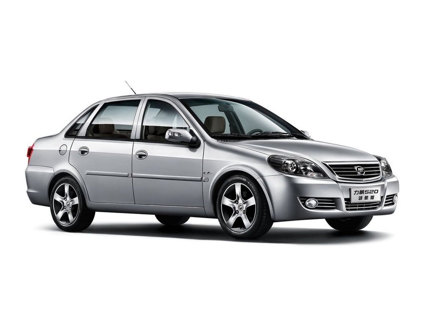 lifan_Breez_(520)_1_generation__Sedan__10.jpg