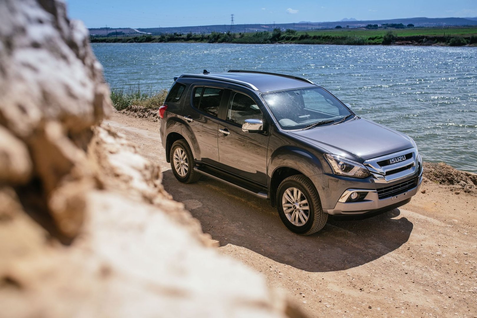 isuzu_MU-X_1_generation_restyling__SUV_5-doors__23.jpg