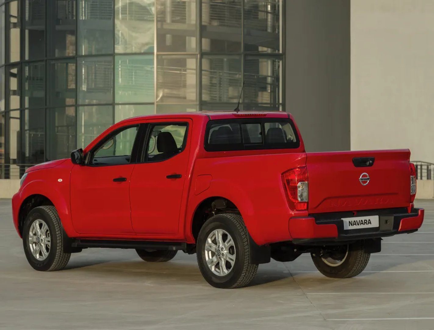 Nissan_Navara_4_generation_restyling__Pickup_double-cab__8.jpg