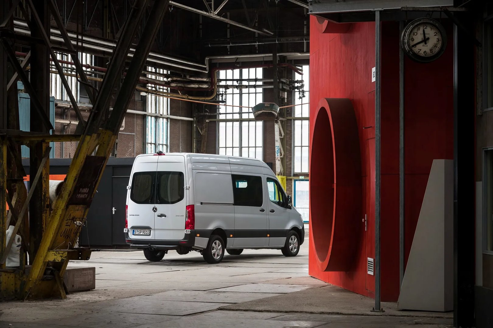 Mercedes_Sprinter_3_generation__Van_Short__6.jpg