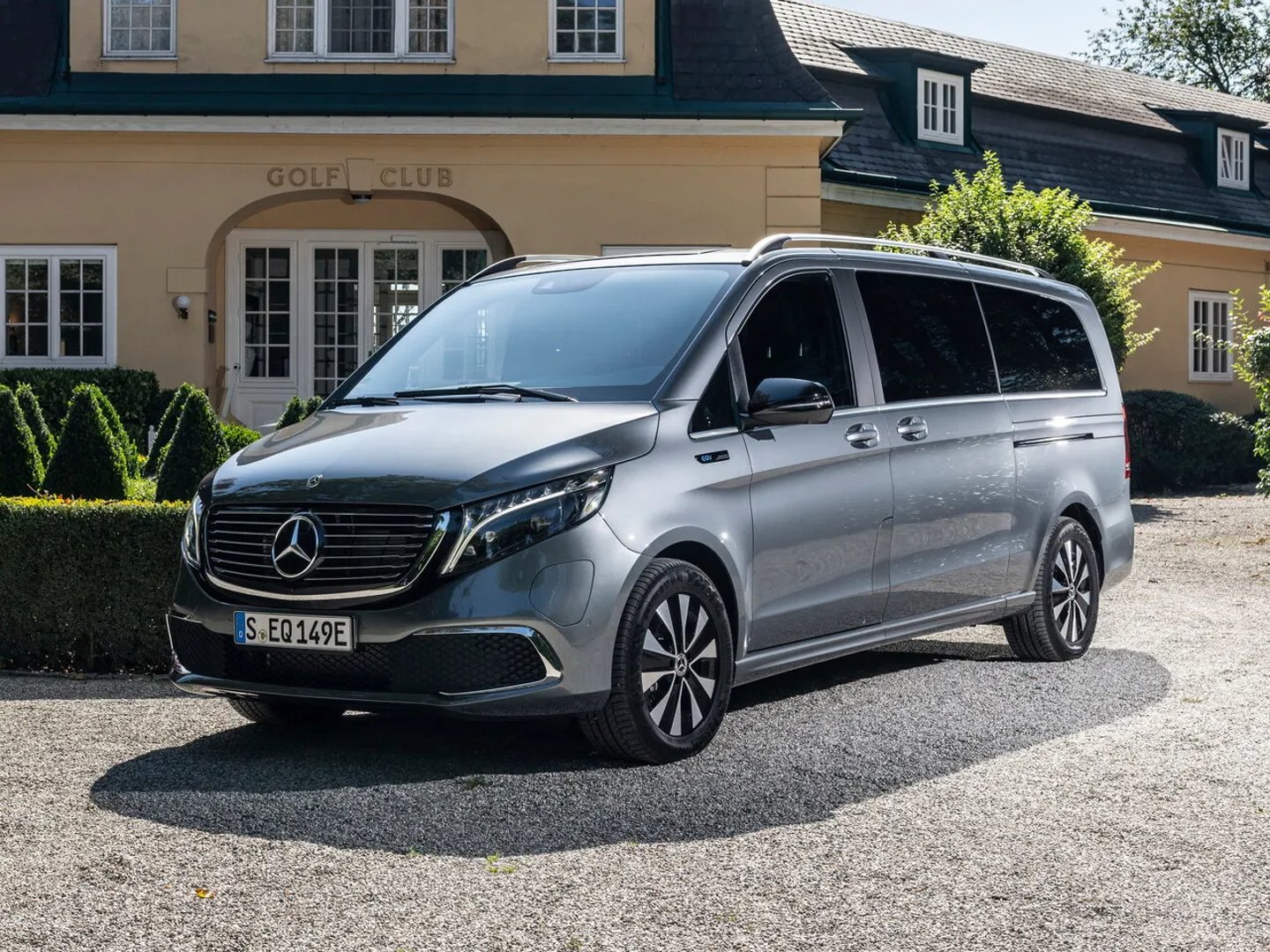 —  Minivan Long