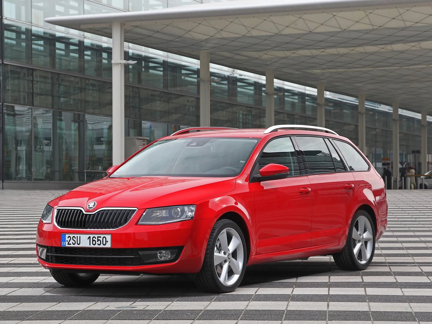 Skoda_Octavia_3_generation__Estate_5-door__11.jpg