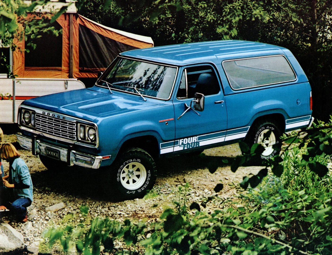 Dodge_Ramcharger_1_generation__SUV_3-doors__9.jpg
