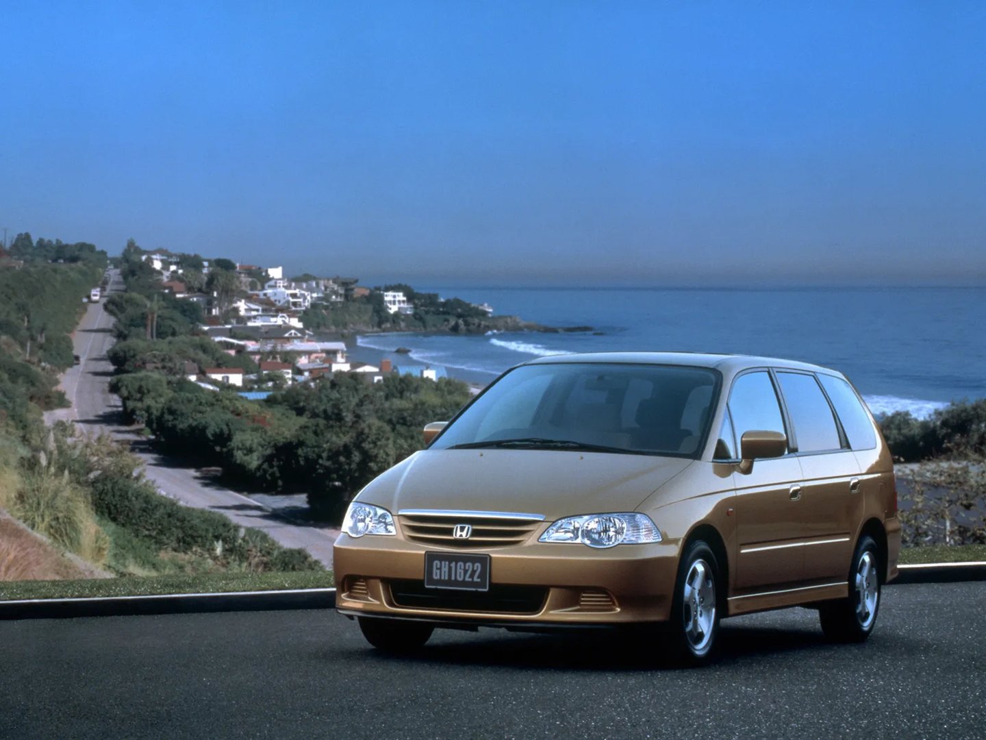Honda_Odyssey_2_generation__Minivan__6.jpg