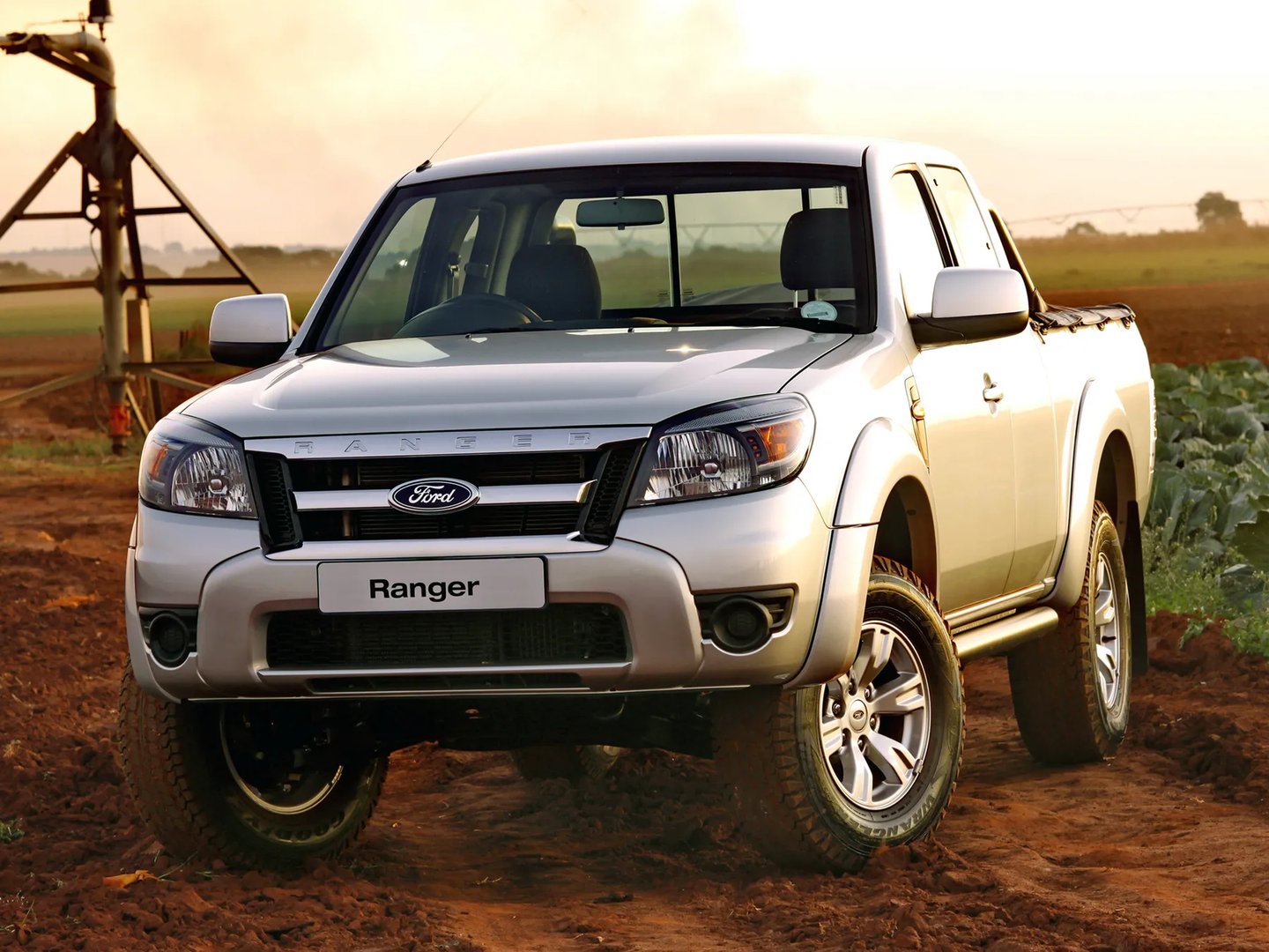Ford_Ranger_2_generation_restyling__Pickup_1.5-cab__1.jpg