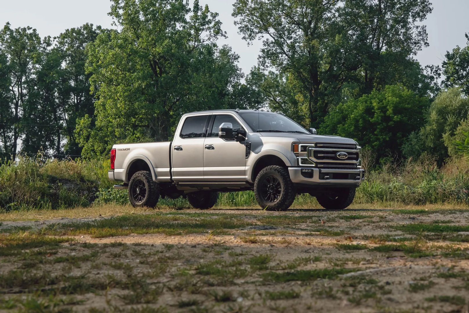 Ford_F-350_4_generation_restyling__Pickup_double-cab__1.jpg