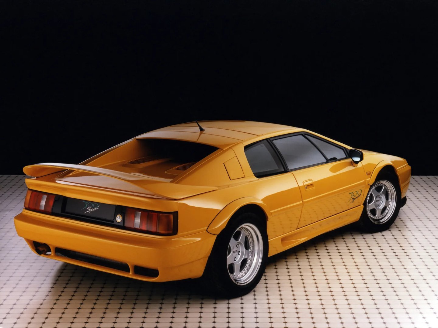 Lotus_Esprit_4_generation__Coupe__1.jpg